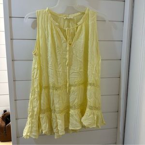 🛍️ 3 for $12 // Sleeveless flowy blouse